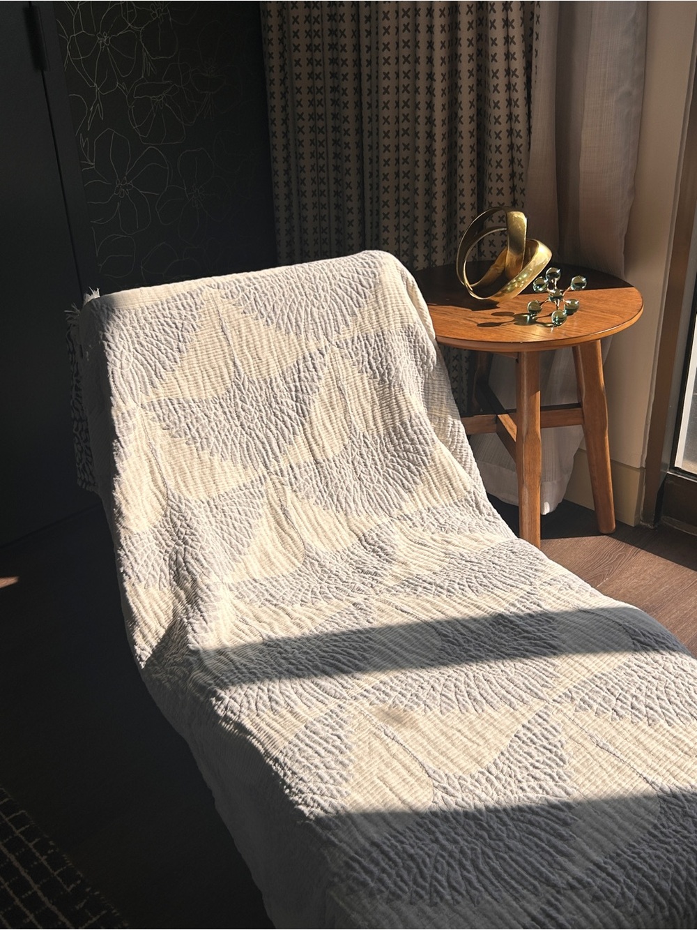 Modern Genevieve Gorder Anthro Feathered Flock Throw XL Silver Gray + Cool White - Picture 5 of 16
